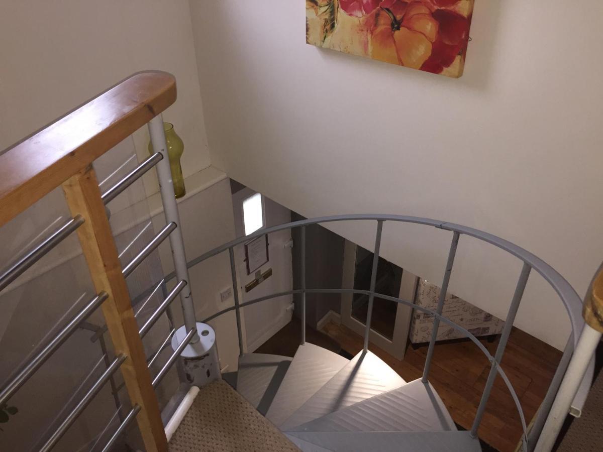 Large 2-Bed House Derbyshire Off Chatsworth Rd 切斯特菲尔德 外观 照片