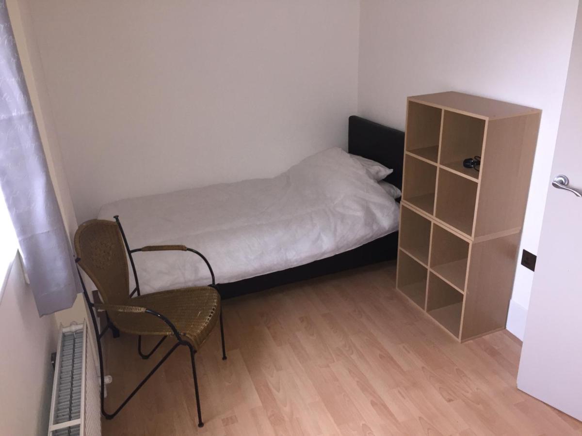 Large 2-Bed House Derbyshire Off Chatsworth Rd 切斯特菲尔德 外观 照片