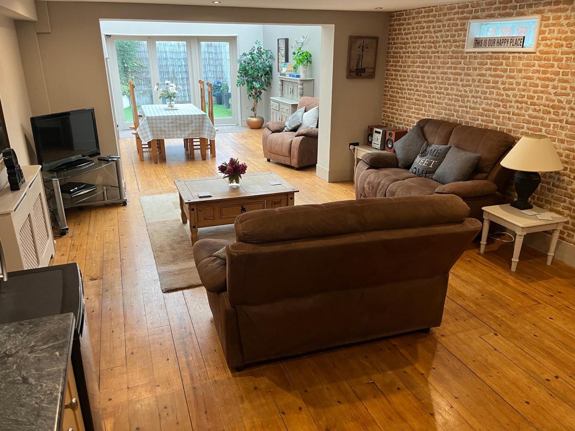 Large 2-Bed House Derbyshire Off Chatsworth Rd 切斯特菲尔德 外观 照片