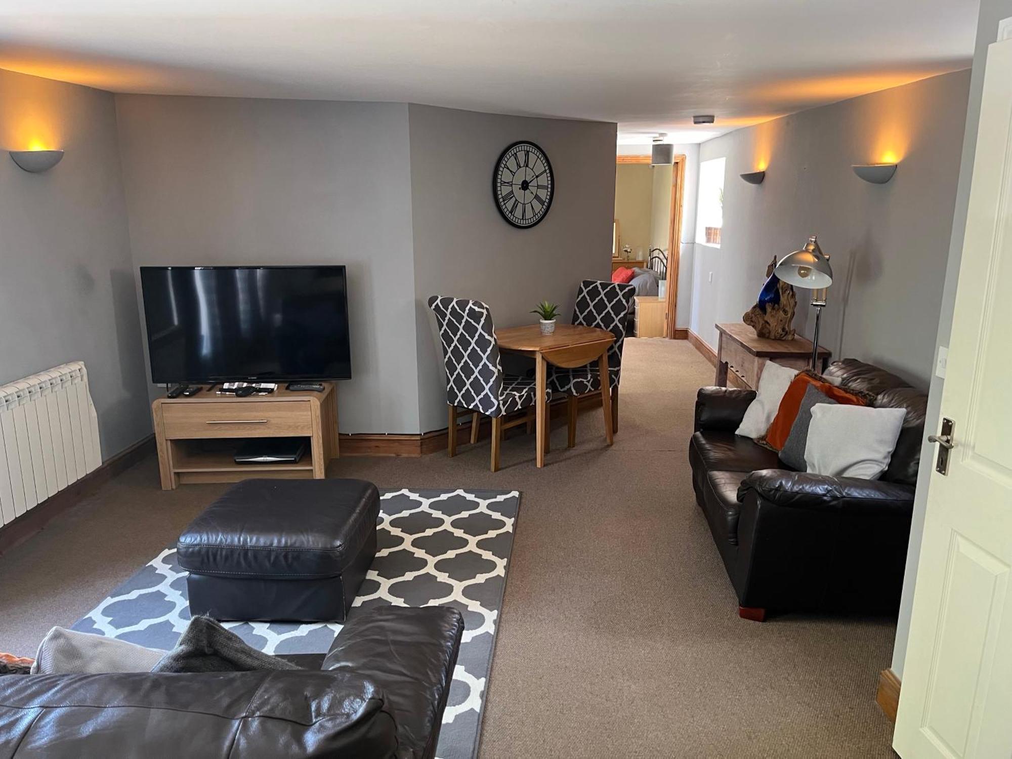 Large 2-Bed House Derbyshire Off Chatsworth Rd 切斯特菲尔德 外观 照片