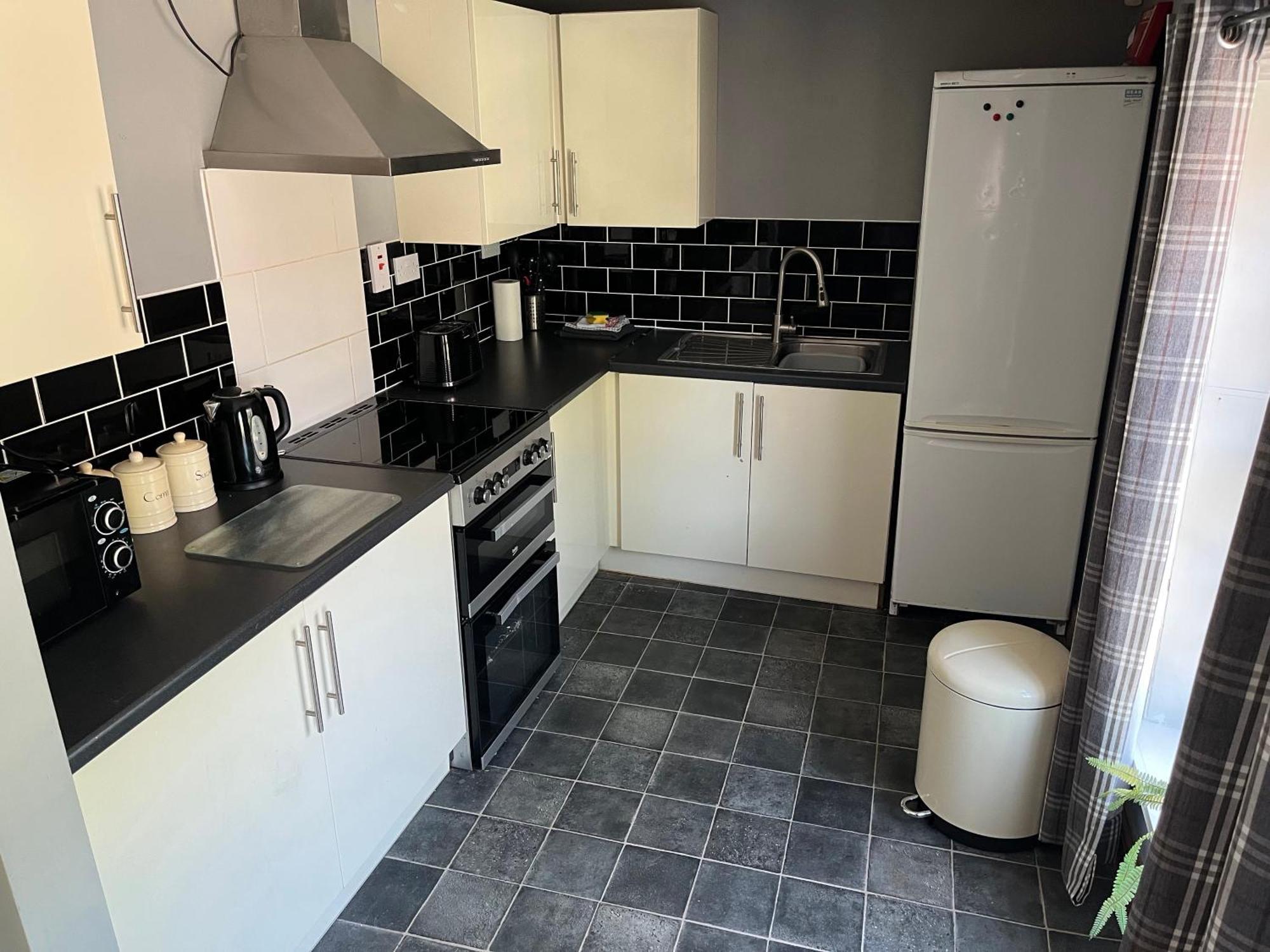 Large 2-Bed House Derbyshire Off Chatsworth Rd 切斯特菲尔德 外观 照片