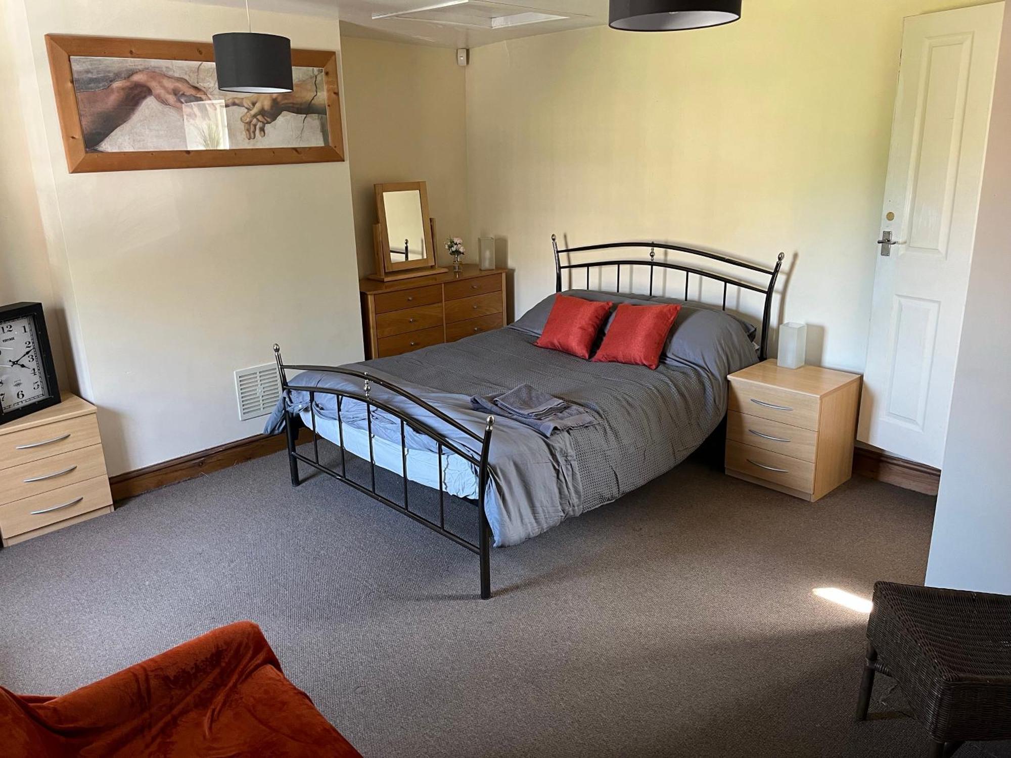 Large 2-Bed House Derbyshire Off Chatsworth Rd 切斯特菲尔德 外观 照片