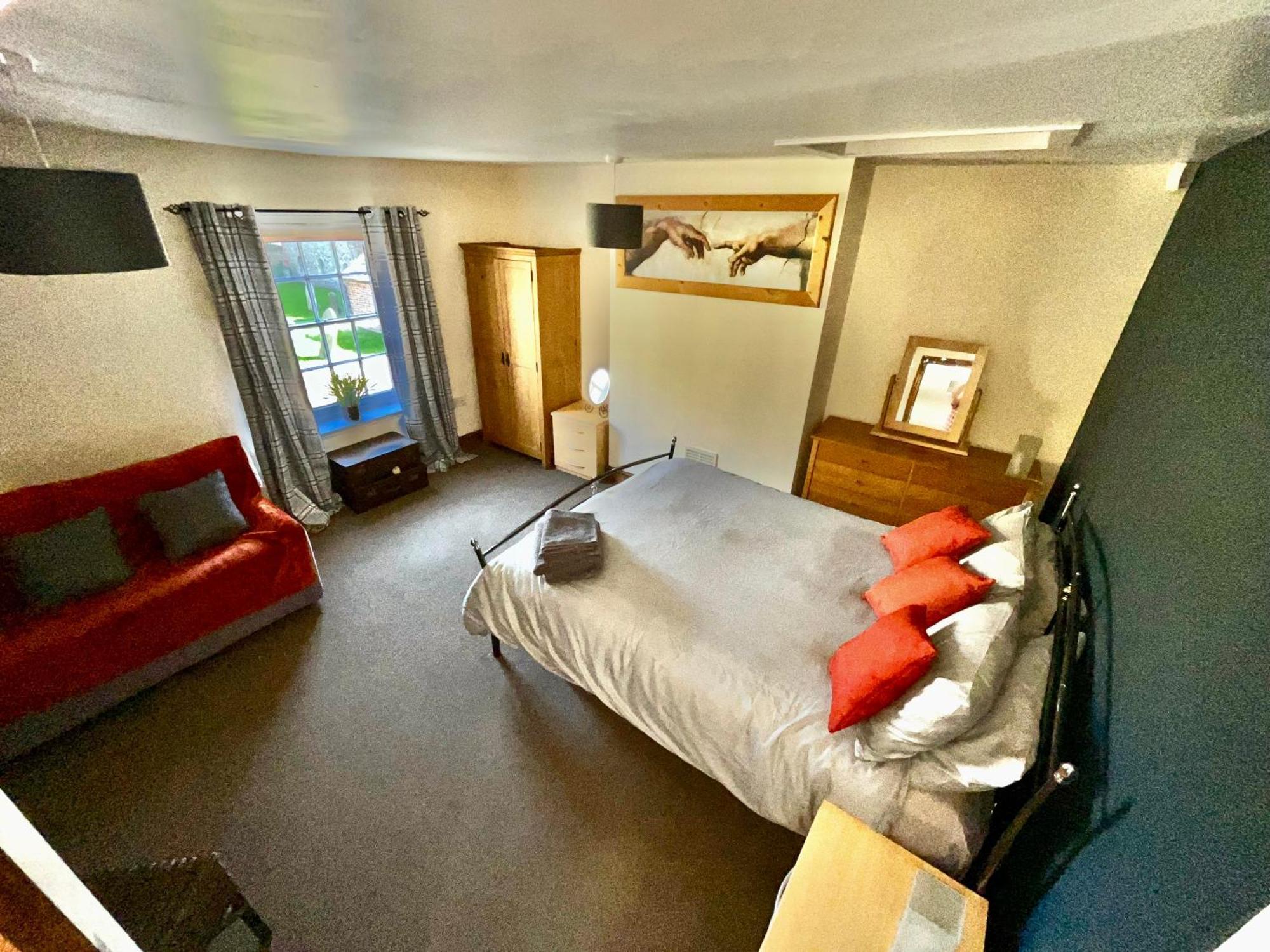 Large 2-Bed House Derbyshire Off Chatsworth Rd 切斯特菲尔德 外观 照片
