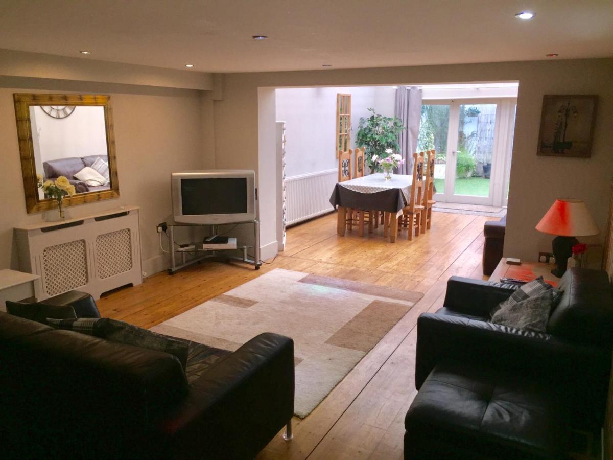 Large 2-Bed House Derbyshire Off Chatsworth Rd 切斯特菲尔德 外观 照片